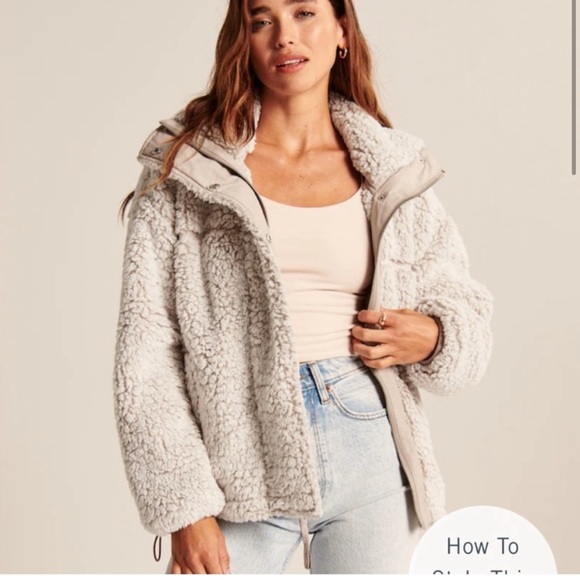 Abercrombie & Fitch Cinched Cocoon Sherpa Full Zip medium - Picture 3 of 6